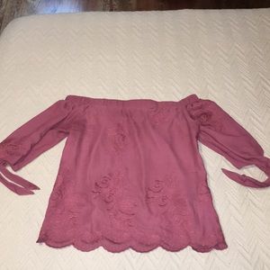 Off the shoulders shirt